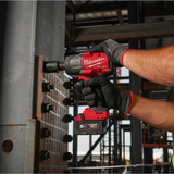 Cheie de impact Milwaukee M18 FUEL™ FHIW2F12 1/2" + 2 acumulatori M18™ 5 Ah + incarcator M18 + cutie din plastic