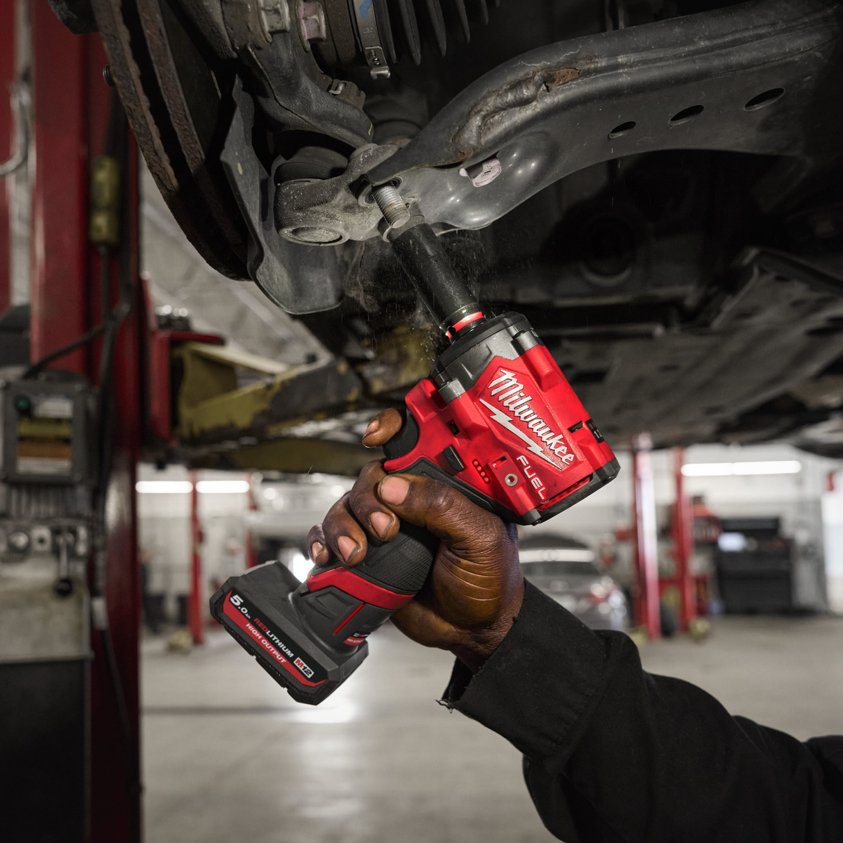 Milwaukee M12 FUEL™ FCIWF38G3 compact 3/8" impact wrench + 2 M12™ HIGH OUTPUT™ 5 Ah batteries + M12 charger + plastic case 